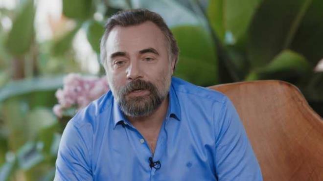 ki kardei yan yana grenler ''Resmen kopyas'', ''Oktay Kaynarca sandm'' ve ''Hk demi burnundan dm'' gibi yorumlar yaparken birok kii ikiliyi ayrmakta zorland.