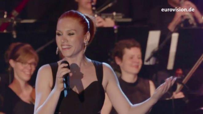 "AKTF MZK YAPMAK N YKSELDM"    Konser sonras konuma frsat bulduum ebnem Paker, 'Son zamanlarda aktif olarak mzik yapmak iin ok ykseldim. Sahneleri de ok zledim' aklamasn yapt.