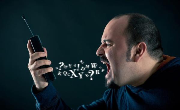 <p><b>Argo ve Klielerden kann</b></p>  Tamam byk harfle yazlm ilanlar hem okumak zor hem de internet kltrnde karnzdaki kiiye barmak anlamna geliyor.  lan metninizde argodan ve beylik sylemlerden uzak durun. "Binicisine zel", "lk gelen alr", "Harika bir araba" gibi yanl tabirlerdense brakn potansiyel alc karar versin. Az yakyorsa, vnn vnebildiiniz kadar Dnya?nn en pahal benzinini kullandmz lkemizde, yakt tasarruflu aralar son derece cazip. Eer yakt tarafnda aracnzn bir avantaj varsa mutlaka deinin.