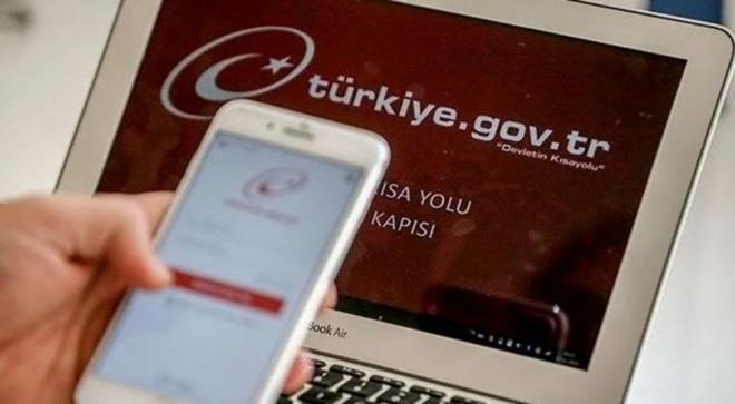 AFETZEDE HAK SAHPL BAVURUSU NASIL VE NEREDEN YAPILIR?     Afetzede hak sahiplii bavurular, e-devlet sistemi zerinden yaplmaktadr.    Aada verdiimiz linke tkladktan sonra alan ekran sizi AFAD'n sayfasna ynlendirecektir. AFAD'a kayt yaptrdktan sonra afetzede hak sahipliinden faydalanabilirsiniz.