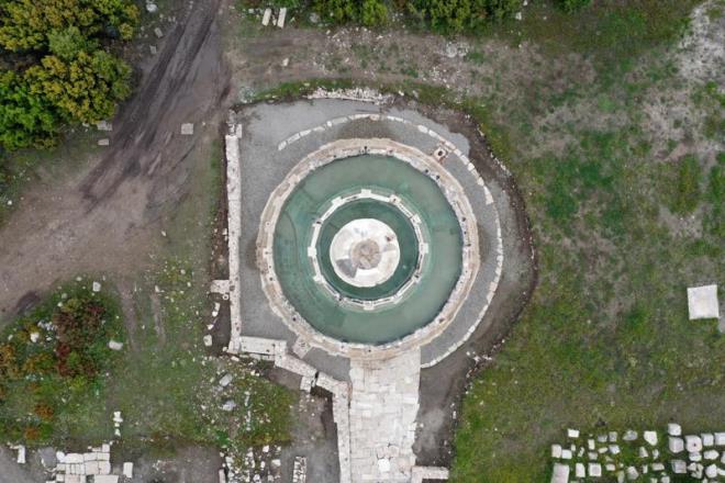 Kentin 3. terasnda bulunan 168'i orijinal, 192 mimari bloktan oluan iki havuzlu antsal emenin restorasyonu, Kltr ve Turizm Bakanl ve Burdur Valiliinin katklaryla tamamland.