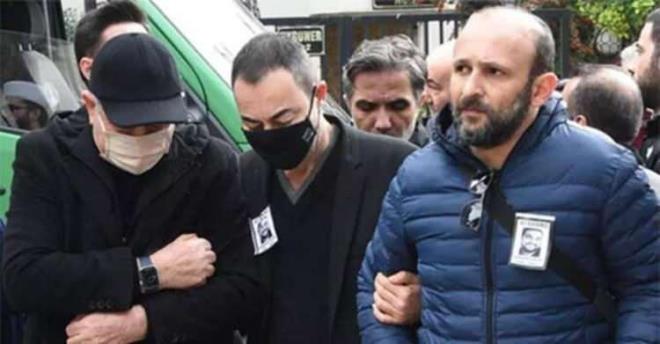 Senaryo gerei klipte Mehmet evik ile tabut tayan Serdar Orta, yaad zntden dolay ekimleri tamamlayamad.