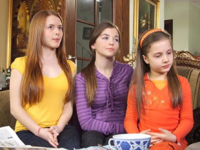 Cansu Demirci, ocuk yldzlar ierisinde son hali en ok merak edilenler arasnda yer alyor. Selena'dan sonra birka projede daha rol alan daha sonra kayplara karan Cansu Demirci, seyirci aklnda hep Selena'nn Selin'i olarak yer etti.