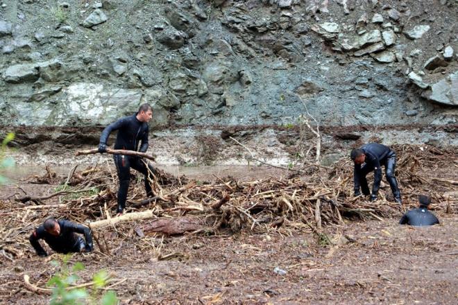 Ladik ilesi All Mahallesi'nde sele kaplan bir vatandan cansz bedenine ulald.