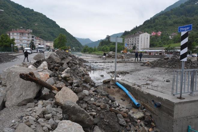 Srakonak, Yunuslar, Karacakaya, Hacreis ve Hacreis Sk, kylerini ileye balayan yol ulama kapand.