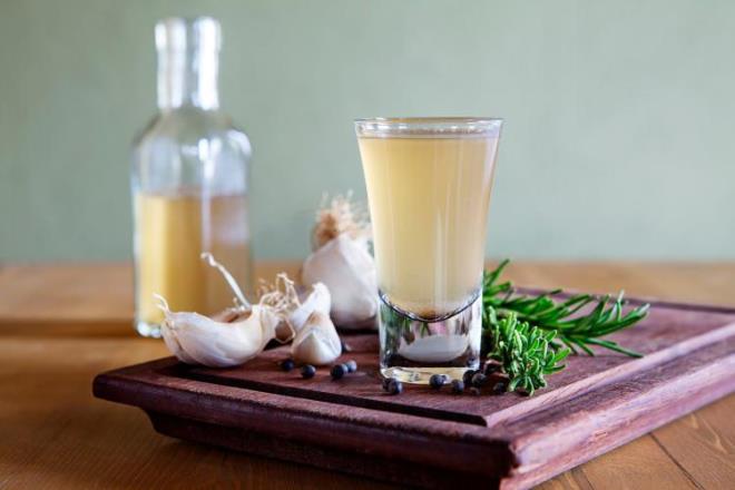 Yzyllardr ifann ve genliin srr ilik suyunun tketilmesinde. Atalarmz farknda olmadan kemik suyunun ifasn kefetmi. Yeni nesil ise kemik suyunun cilde faydalarn aratryor.