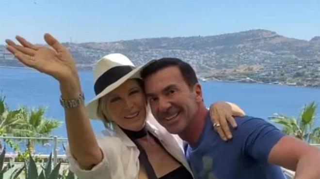 Usta sanat salk durumu hakknda bilgiyi sosyal medya hesabndan u szler ile paylat:    "Artk , ameliyatlar , aclar , olumsuzluklarn , geride kald bir dnem olsa"