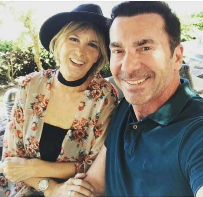 NLLERDEN GEM OLSUN YORUMLARI DA YAMITI!    Sanat camiasndan birok isim oyuncunun paylamna gemi olsun yorumunda bulundu. Yorum yapanlarn banda Emel Sayn ve Binnur Kaya vard.