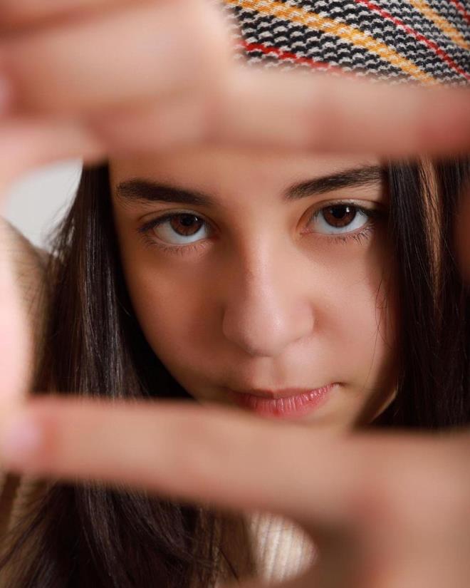 Mezuniyet balosundan kareleri takipileriyle paylaan Gkyldz'n son halini grenler tanmakta zorland.