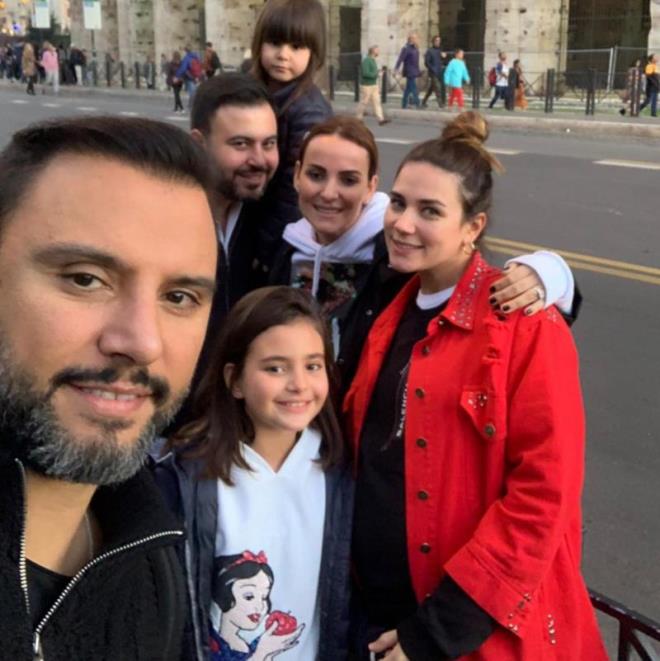 Alian kardeinin vefatnn ardndan yeenlerine sadece amca olarak deil baba olarak da sahip kacan belirtmi ve artk 4 ocuunun olduunu belirtmiti.