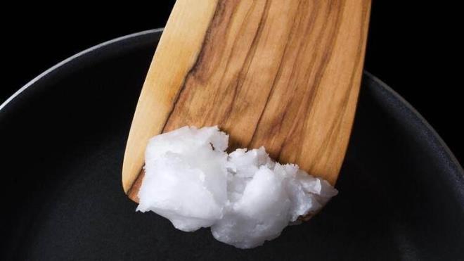 Hindistan cevizi yann, doymu ya oran tereyandan daha yksektir, bu da onu kalbiniz iin daha az salkl bir seim haline getirebilir.