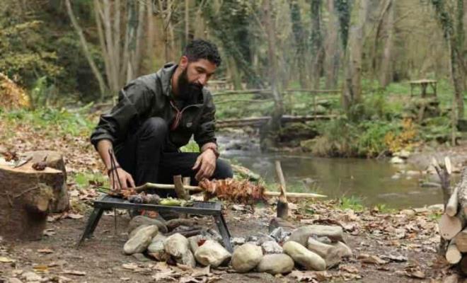 Daha nce MasterChef yarmasna konuk jri olarak katlan nl ef ayn zamanda  TRT Belgesel'de yaymlanan 'Ak Ate' programn sundu.