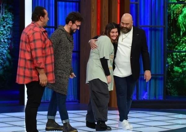 Sivriolu'nun yer almad fragmanda ef Ylmaz ztrk'n yer almas ise "Somer ef MasterChef'ten ayrld m?" sorularn getirmiti.