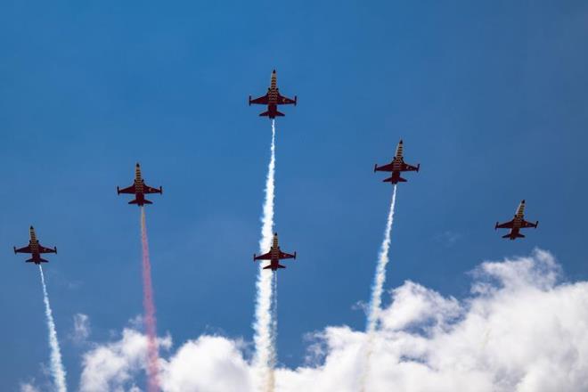 Hava Kuvvetleri Komutan Orgeneral Atilla Glan da gsterileri izledi.