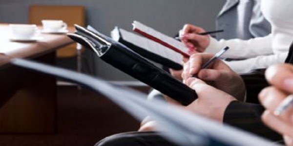 - Tm kamu kurumlarnn uzman, deneti, mfetti yardmcs almlarnda KPSS sonular kullanlmasna ramen, seimin nihai aamasnda szl snav uygulanmaktadr.