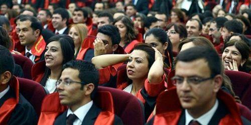 - Hakim ve savc almlarnda SYM'nin yapt snav sonular kullanlmasna ramen, seimin nihai aamasnda szl snav uygulanmaktadr.