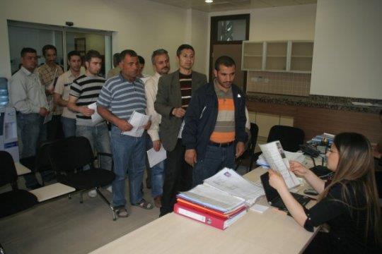 Kamuya personel alm kurumdan kuruma deimektedir. memurlar.net tarafndan hazrlanan bu almada, szl snav uygulanan alm yntemlerine yer verilmitir.