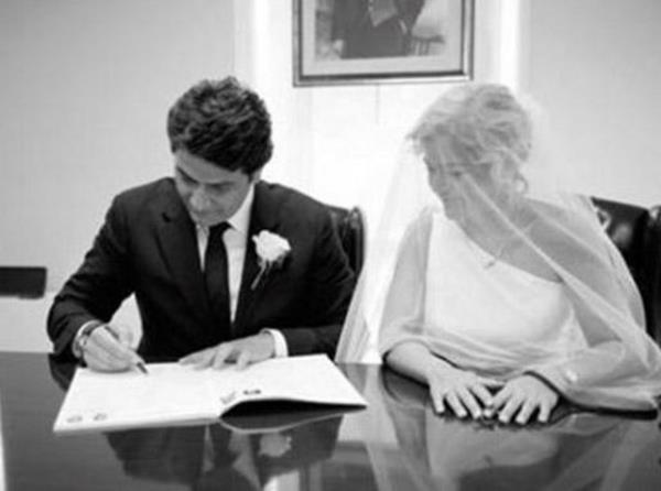 Kocaya da medya sektrnde alyor.