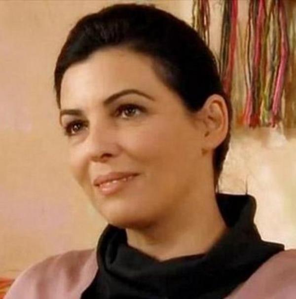 Uzuner'in ei Arzu Gamze Kln u sralar ntikam'da oynuyor.