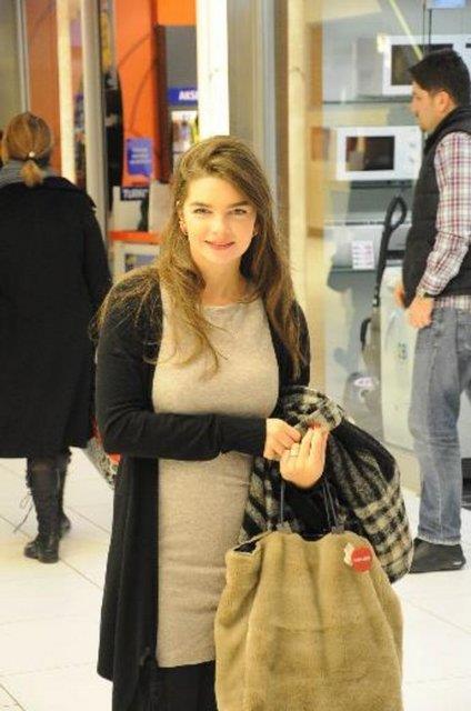 Evlendikten sonra setlere ara veren Pelin Karahan, Muhteem Yzyl dizisi ile ekranlarda.