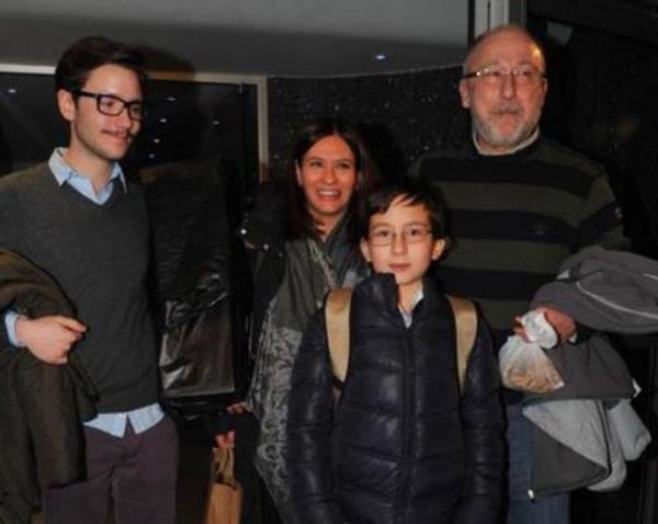 Altan Erkekli'nin ei Ebru Hanm da oyuncu