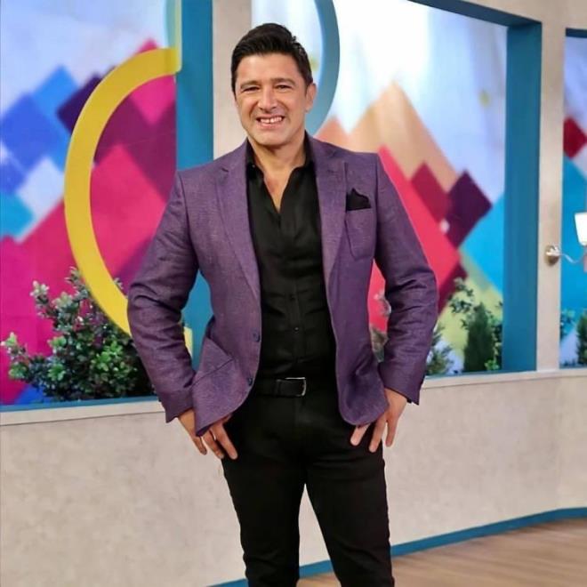 imdi ise programda yapt konumalar ile dikkat eken Ural, sosyal medyada yapt aile paylam ile adndan sz ettirdi.