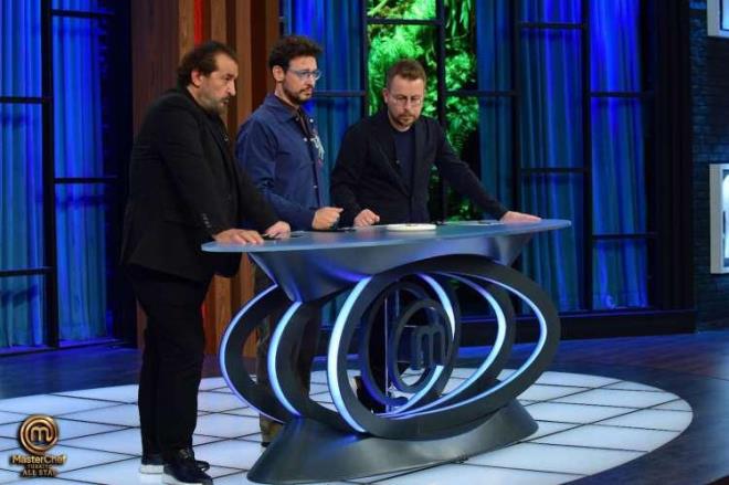 Elbistan'da o dnem hava scakl geceleri eksi otuz dereceyi buluyor. nc gn hibir gelime olmaynca, darda olan oullar mezar yerlerini ve kefenleri hazrlatyor. Drdnc gn ise byk bir mucize oluyor. spanyol ekipler ieri girip aileyi dar karyorlar. Mthi bir hikayeydi."