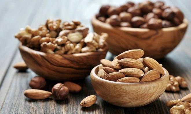 BADEM<br>    Ac badem z bir zamanlar tbbi olarak kullanld. Ancak kk dozlarda kullanlm olmasna ramen ocuklarda iddetli veya ldrc etkiler bile grld.