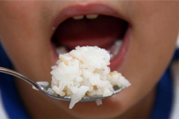 Uykudan 2-3 saat nce artk buzdolabnn kapan kapatmak gerekiyor. zellikle de u yiyecekler iin, ite yatmadan nce mutlaka uzak durulmas gereken yiyecekler!