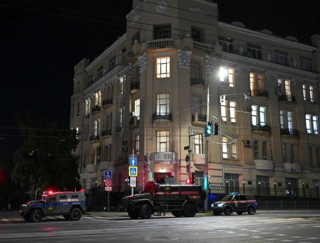 MOSKOVA'DA GVENLK NLEMLER ARTIRILDI    te yandan Rus devleti ile gvenlik irketi Wagner arasndaki kriz nedeniyle Moskova'da gvenlik nlemleri artrld.