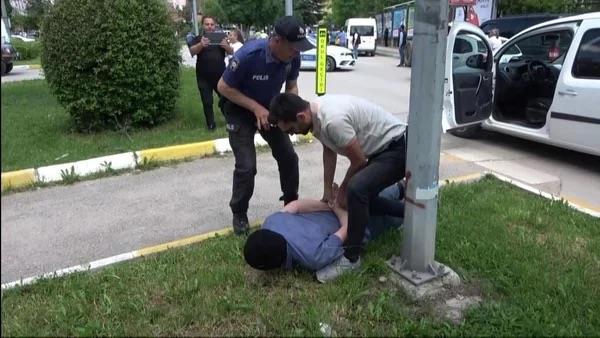 orum Emniyet Mdrl ekipleri tarafndan silahl kavga sonrasnda kaan zanllarn yakalanmas srasnda alnan tedbirlerin deerlendirilmesi amacyla tatbikat dzenlendi.