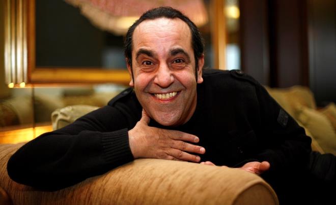  AYDIR YOUN BAKIMDA    Ardndan hastal yeniden nkseden Uur'un  aydr youn bakmda tedavi grd renildi. Lenf kanserini  kez yenen zkan Uur'un entbe edildii de belirtildi.