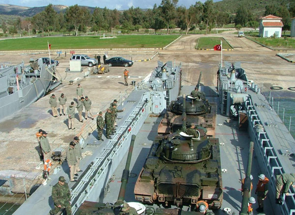 <p><b>TÜRK DENİZ KUVVETLERİ</b></p>  46 ÇIKARTMA GEMİSİ