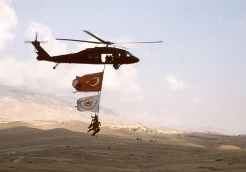 <p><b>SURİYE KARA KUVVETLERİ</b></p>    Kara Kuvvetlerinde Helikopterleri YOK!