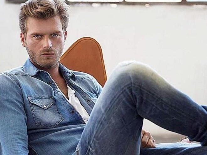 Kvan Tatltu ve Baak Dizer ifti, oullar Kurt Efe ile birlikte bir reklam anlamasna onay verdii ileri srld.