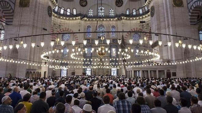 DYANET NAMAZ VAKTLER    Kurban Bayram namaz Ankara'da 05.57 stanbul'da 06.10, zmir'de 06.24, anakkale'de 06.22, Idr'da 05.12'de klnacak.