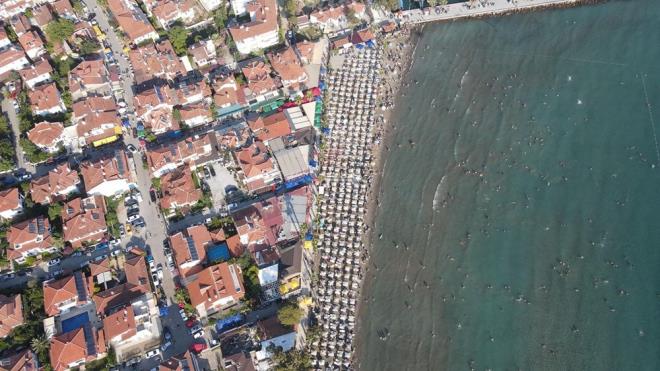 Cittaslow Uluslararas Koordinasyon Komitesi tarafndan 2011 ylnn Haziran aynda "Sakin ehir" ilan edilen Akyaka'da, Kurban Bayram tatiliyle balayan younluk devam ediyor.