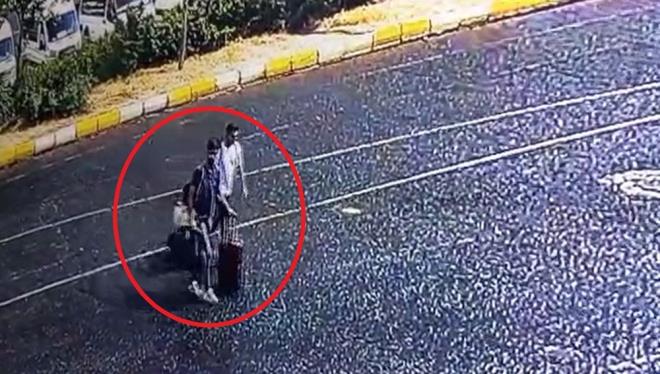 Kzltepe Otogar?na giden aile baka krmz valizli 2 yolcunun Mardin?de indiini rendi. Bu kez Mardin?e giden aile gvenlik kameralarndan sonu alamaynca, Diyarbakr?a dnerek otogardaki gvenlik kameralarna bakt.