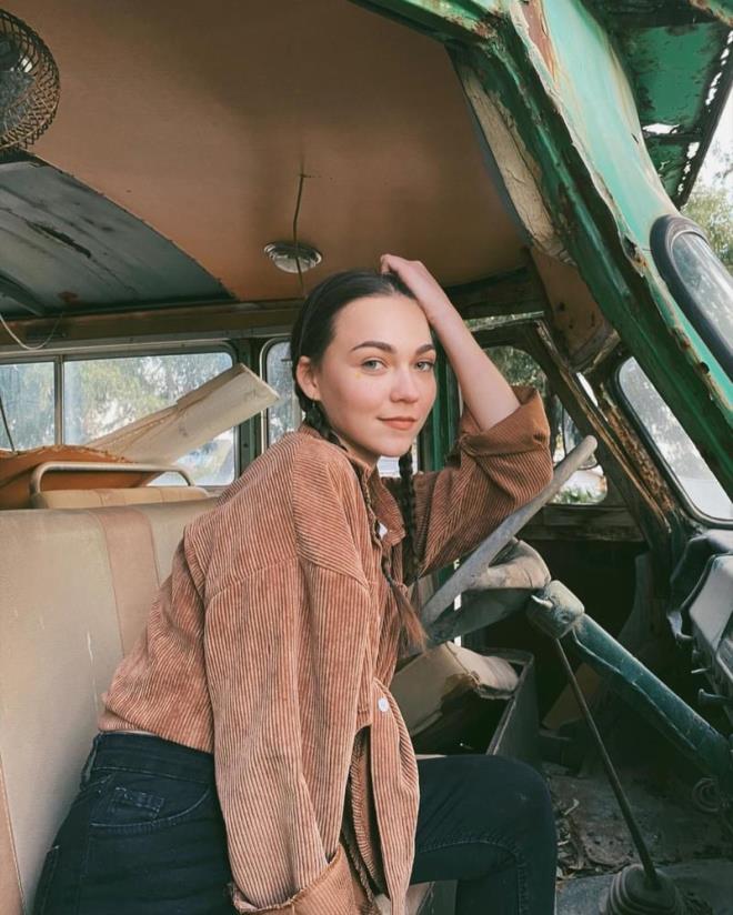 Asl ad Myroslava Kosteva Akay olan Miray Akay'n annesi bir Ukraynal.