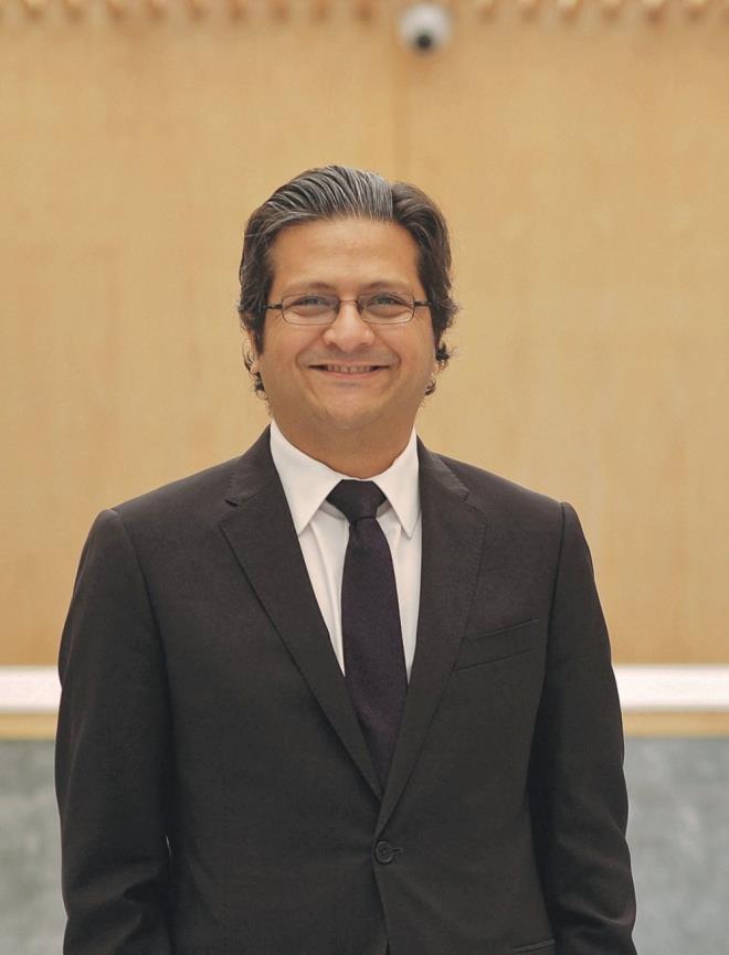 NELER OLDUUNU ANLAMADAN ANINDA LDLER    Denizaltnda, OceanGate?in CEO'su 61 yandaki Stockton Rush, 77 yandaki Fransz Titanik uzman Paul Henry Nargeolet, 58 yandaki ngiliz milyarder maceraperest Hamish Harding ve ehzade Davut ile Sleyman Davut bulunuyordu. 5 kiinin  muhtemelen neler olduunu bilmeden annda ldkleri dnlyor.