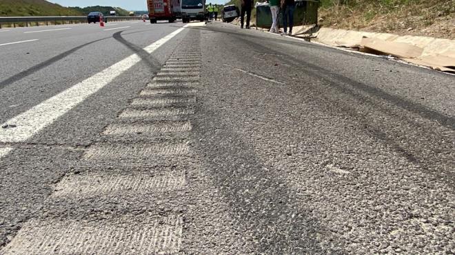 Kazann iddetiyle hafif ticari arata sa n koltuktaki R.A. skt. A.Y. ve ocuklar E.E.A. ile S.A. yaraland.