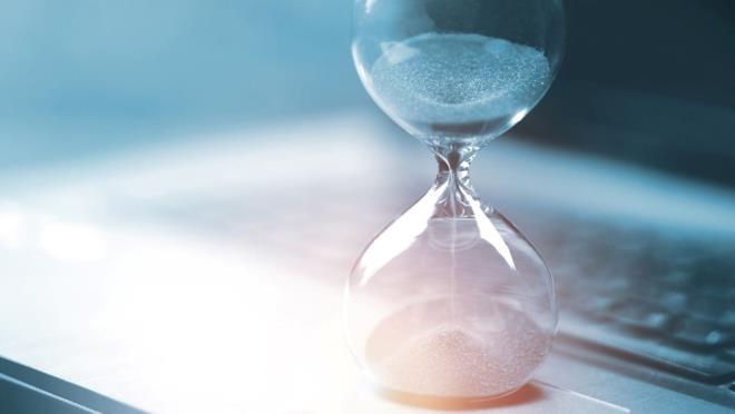 Uzayn bu genilemesi, erken evren gzlemlerimizin bugn akan zamandan ok daha yava grnmesi gerektii anlamna geliyor. Bu almada, bunu Byk Patlama'dan yaklak bir milyar yl sonrasna kadar tespit ettik." ifadelerini kulland.