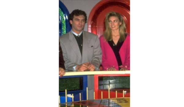 arkfelek`te Tarcan`a Yasemin Koal elik etti.