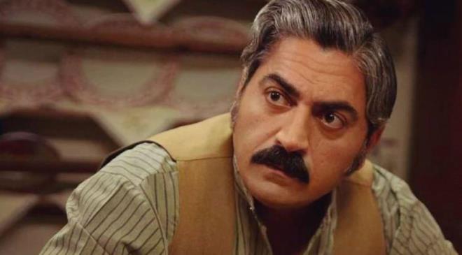 Yllardr birbirinden baarl projelerde yer alan Blent Polat, son olarak rol ald "Bir Zamanlar ukurova" dizisinin final yapmasyla beraber tas tara toplayp anakkale'ye yerleti. iftilie merak salan nl oyuncunun sosyal medya paylamlar byk beeni toplad.