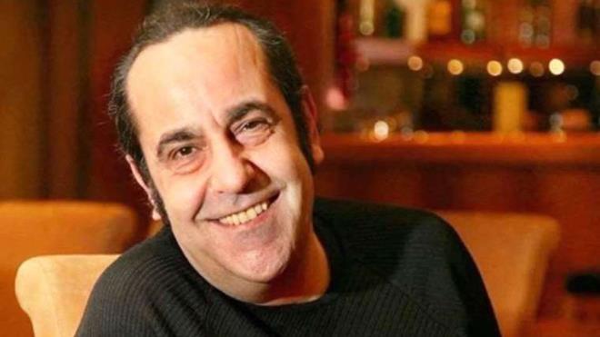 MF'nn yldz zkan Uur bir sredir youn bakmda tedavi gryordu. Daha nce  kez lenf kanserini yenen Uur, ksa bir sre nce de entbe edilmiti. Tedavisi youn bakm nitesinde devam eden zkan Uur'dan son dakika ac haber geldi. nl mzisyenin hayatn kaybettii renildi. Ac haber sonras sanat dnyas yasa bouldu.