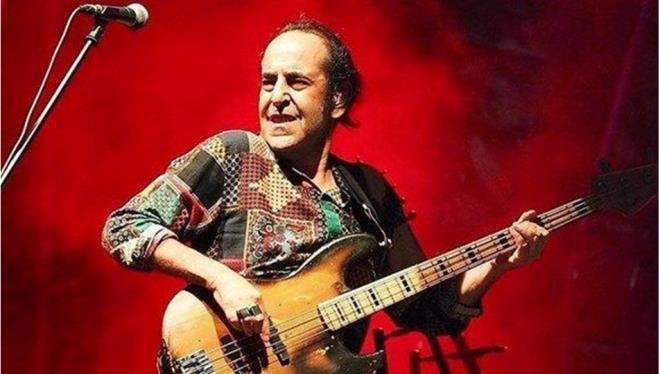 Usta sanat zkan Uur, bir sredir youn bakmda tedavi gryordu. Daha nce  kez lenf kanserini yenen, Uur, ksa bir sre nce de entbe edilmiti.