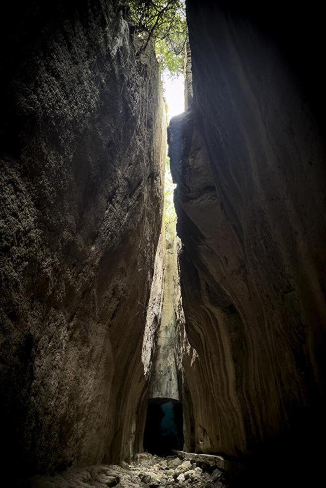 Esirlerin altrlarak yaptrld tnel, her yl yerli ve yabanc binlerce ziyaretiyi arlyor.