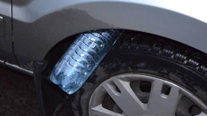 Src, aratan inince ve dier tarafa sese bakmaya gidince hemen hrsz harekete geip ara alr haldeyken arabaya atlayp kayor. Ayrca, baz hrszlar bu frsat araca girmek ve czdan, araba radyosu veya cep telefonu gibi geride braklan deerli eyalar hzlca almak iin de kullanyor.