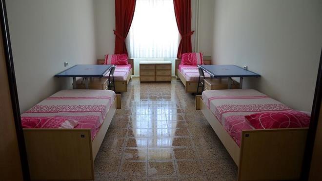 2023 KYK YURT BAVURULARI NE ZAMAN?    2022-2023 eitim dnemi iin KYK yurt bavurular 24 Austos 2022 tarihinde balamt.    Bu ylki bavurularn da ilk yerletirme ileminin sonularnn ilan edilmesinin ardndan yine Austos aynn son haftas balayabilecei tahmin ediliyor.