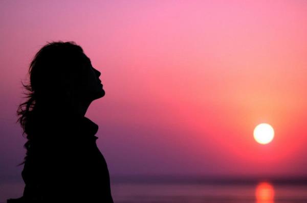 <p><b>Yalnzlktan korkmayn</b></p>    Yalnzlktan korkmamay baarmak kiiyi zgrletirir. Gl ve kendine yeten biri olmak iin yalnzlk korkusundan uzak olmak gerekiyor.